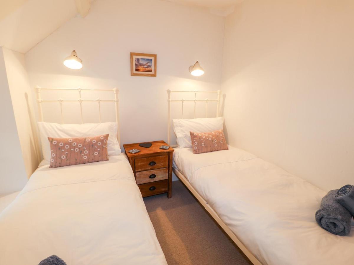 Little Barn Cottage Newport  Extérieur photo